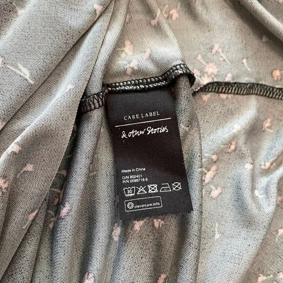 & OTHER STORIES BLACK RED CALICO FLORAL LONG SLEEVE SCOOP NECK MIDI DRESS - 4 - Picture 10 of 11